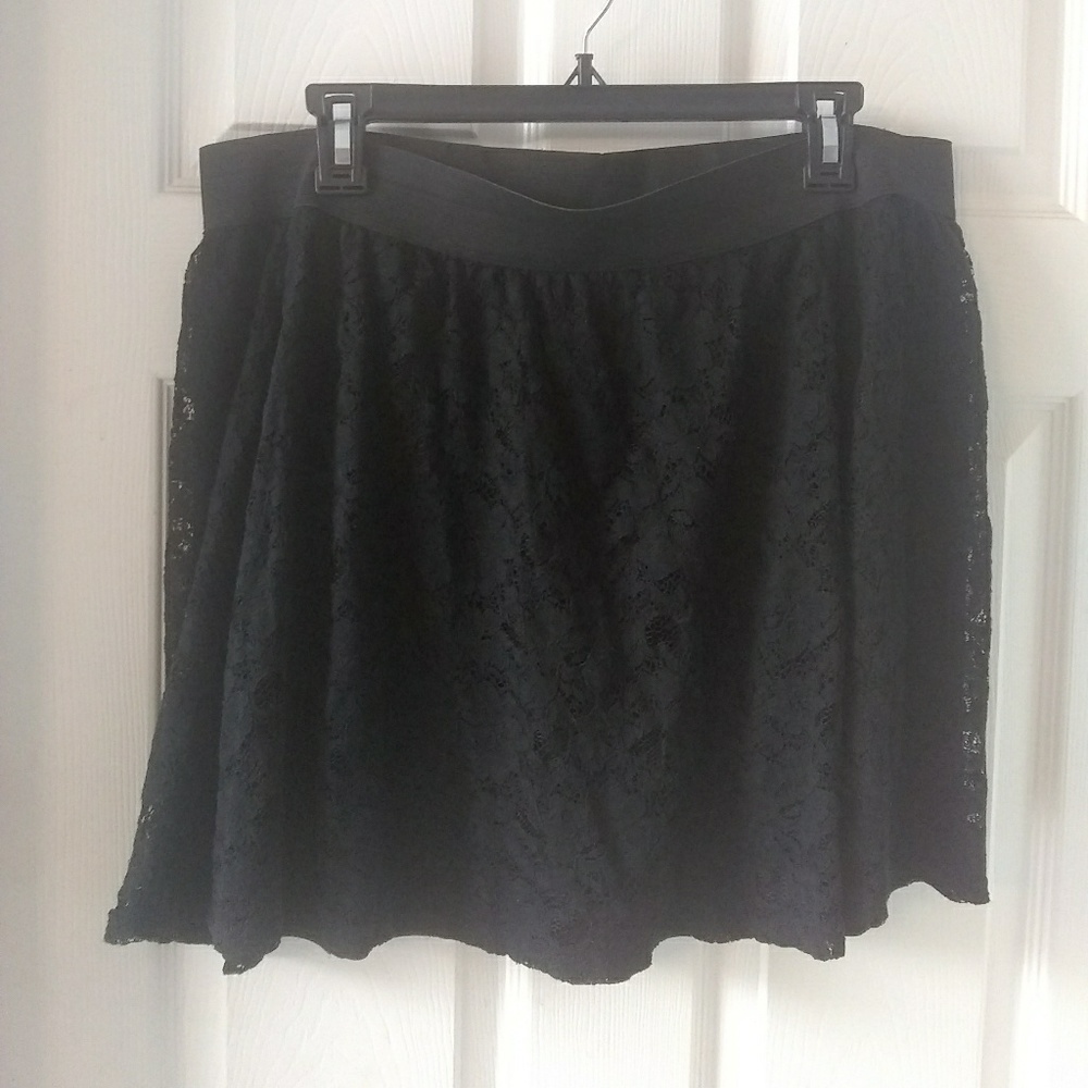Forever 21 black mini skirt